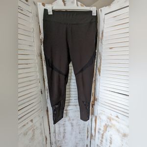 Black Leggings with Mesh Detail and Pockets